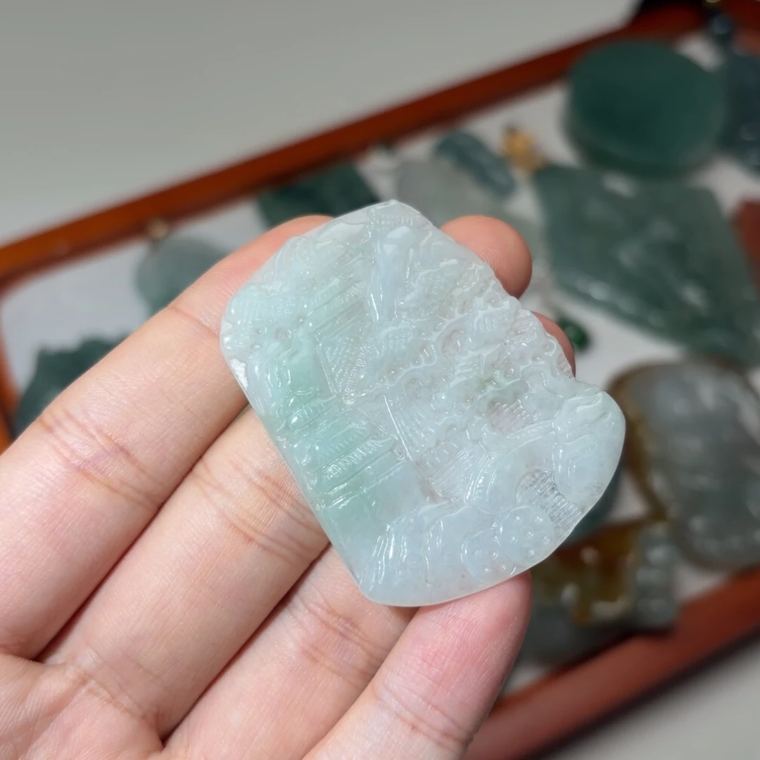 翡翠未镶嵌颈饰好