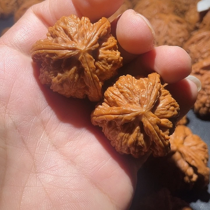 B***草吊坠文玩核桃亲亲亲亲