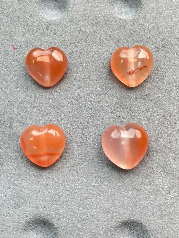 V21南红爱心配饰上下通孔12*12多样性发一件