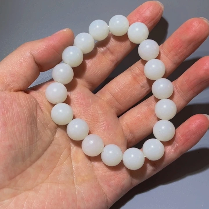 和田玉颈饰未镶嵌安**哥