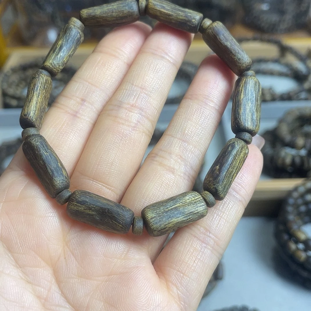 沉香碎屑沉香棋楠沉香老料树心油沉水级花香蜜香