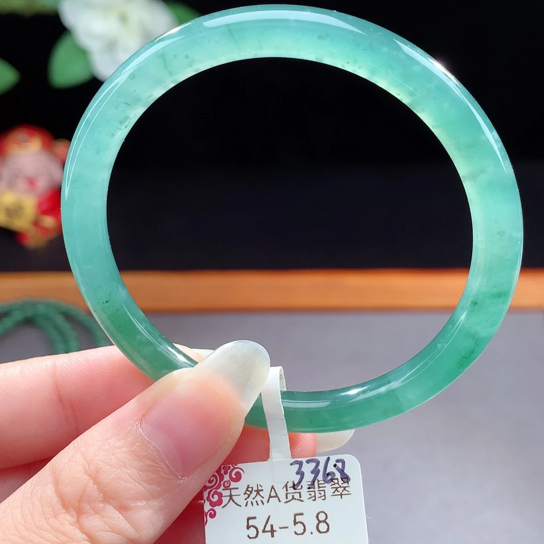 未镶嵌手镯（圆镯）翡翠