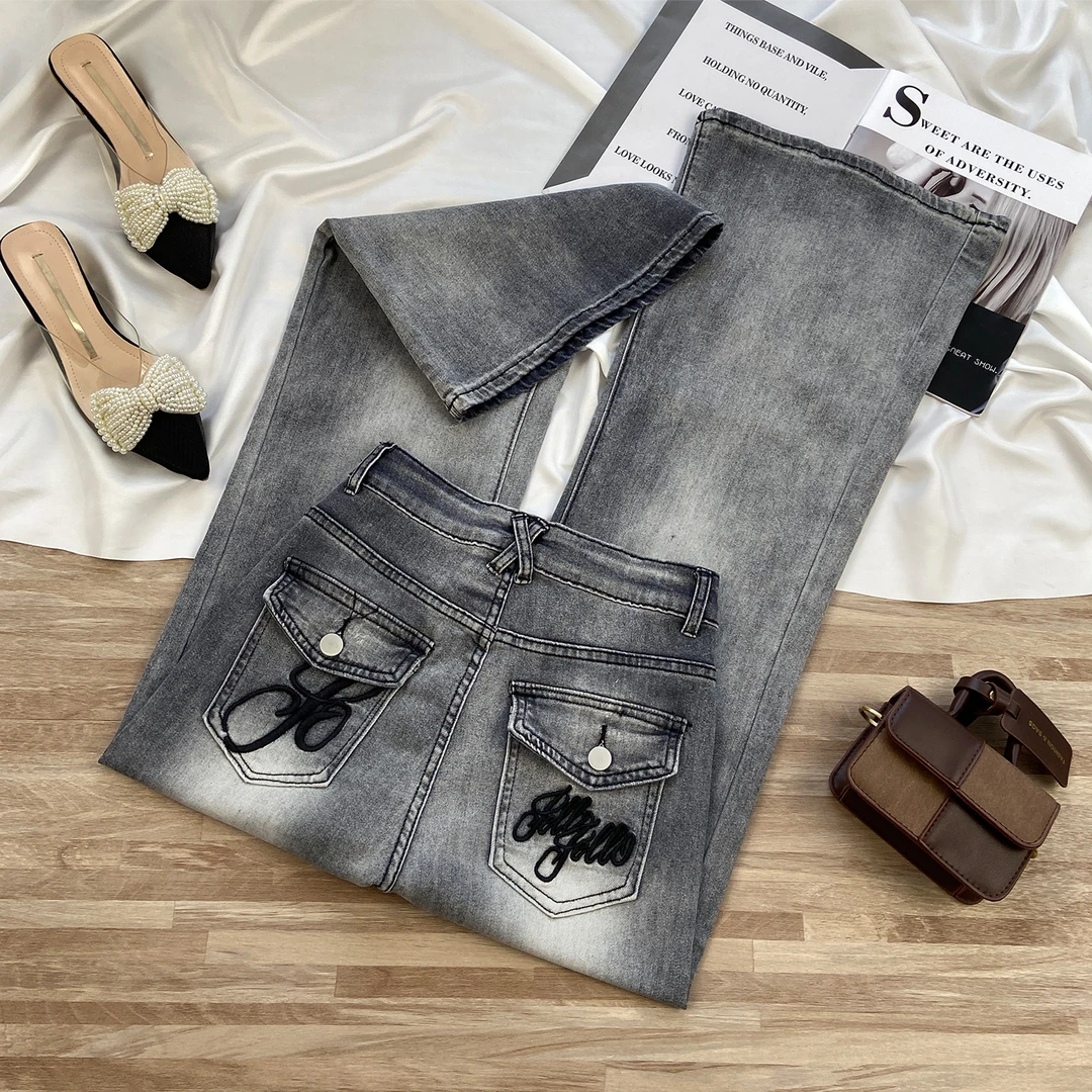颜色巨好看！灰色微喇牛仔裤女秋季2025新款高腰显瘦不贴腿喇叭裤