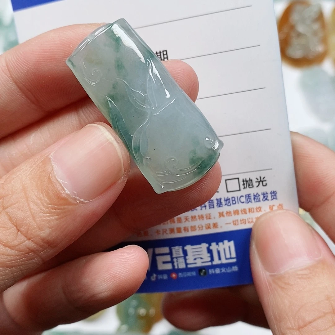 翡翠未镶嵌颈饰竹节