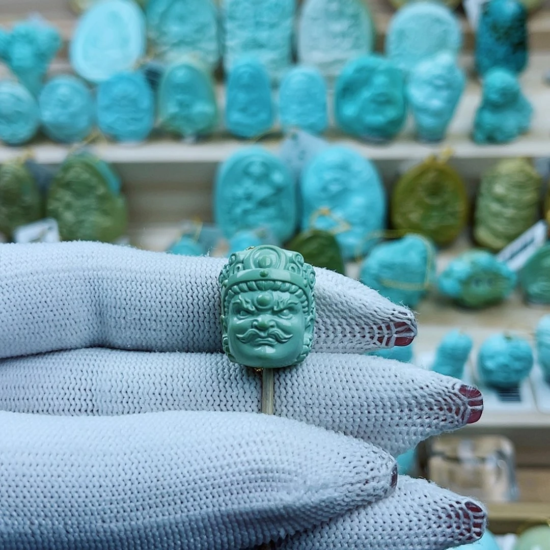 绿松石未镶嵌珠宝奇石