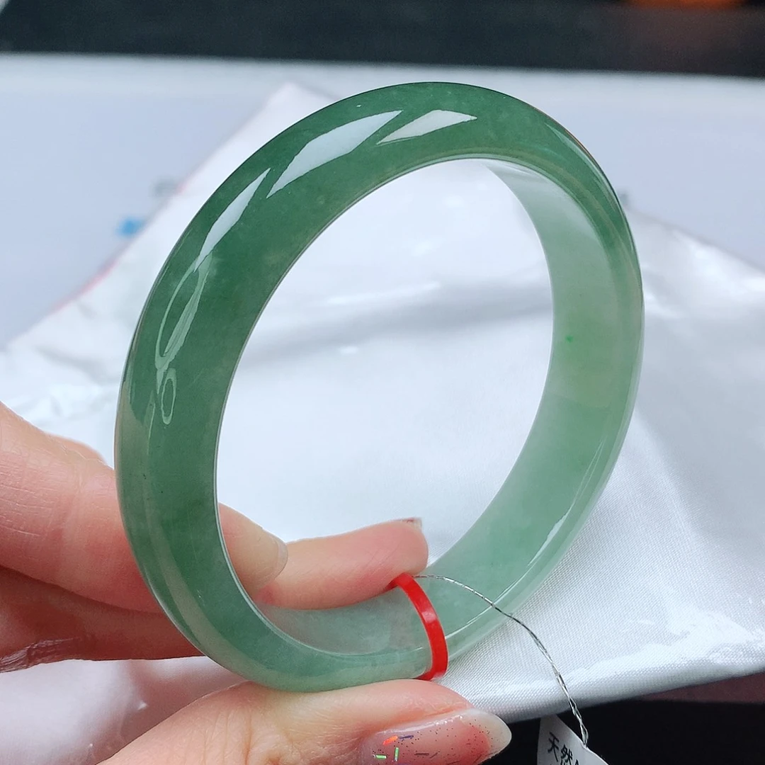翡翠手镯未镶嵌58圈