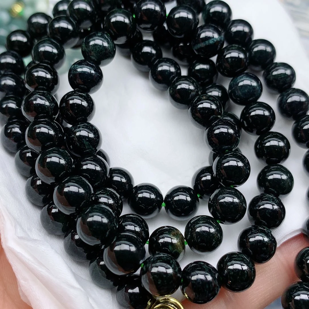 翡翠颈饰未镶嵌手串