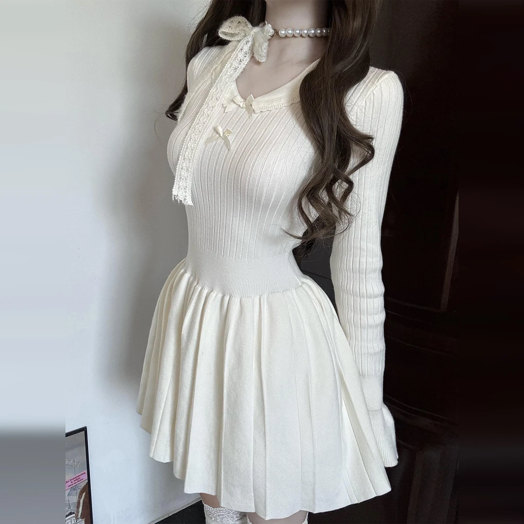 法式甜美白色针织连衣裙子女秋冬2025新款小个子气质收腰a字短裙
