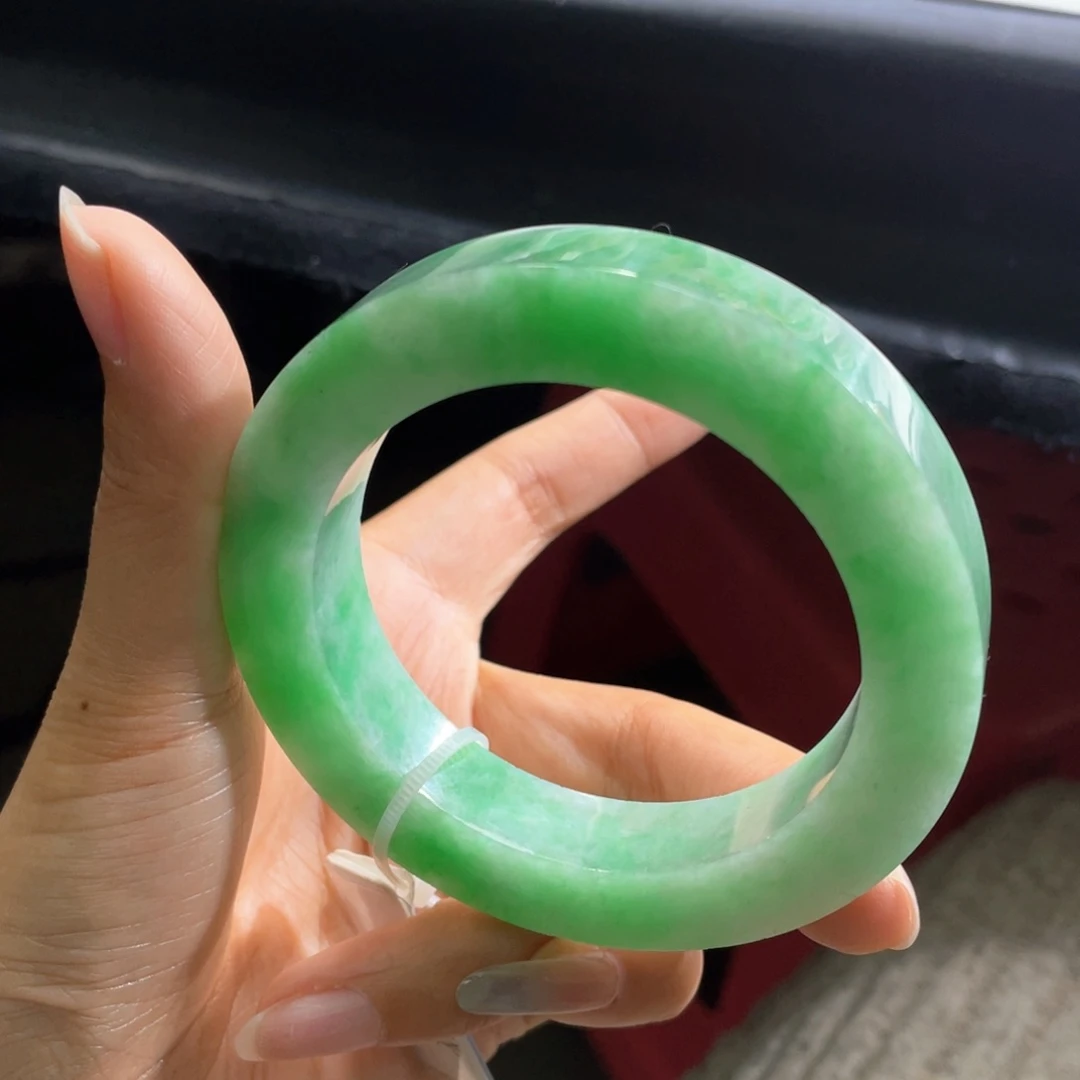 未镶嵌翡翠手镯定制翡翠