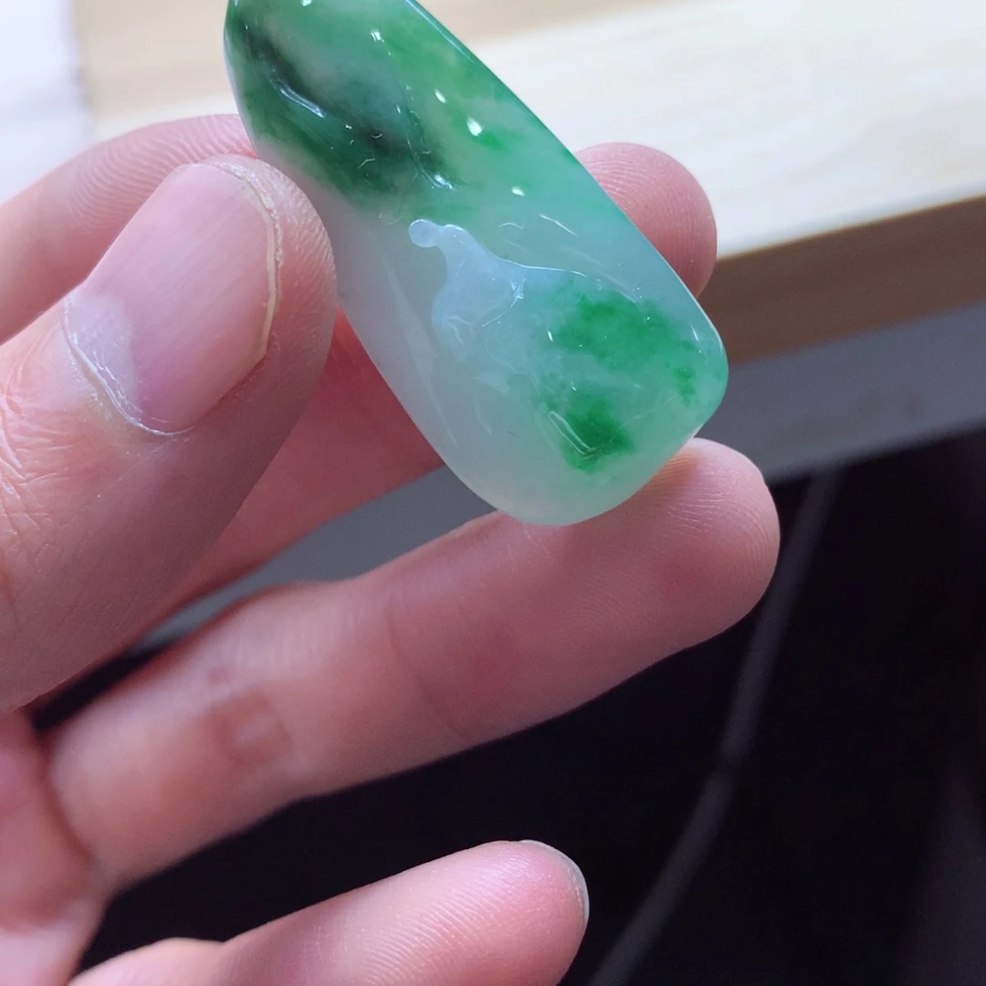 翡翠颈饰18K金镶嵌吊坠