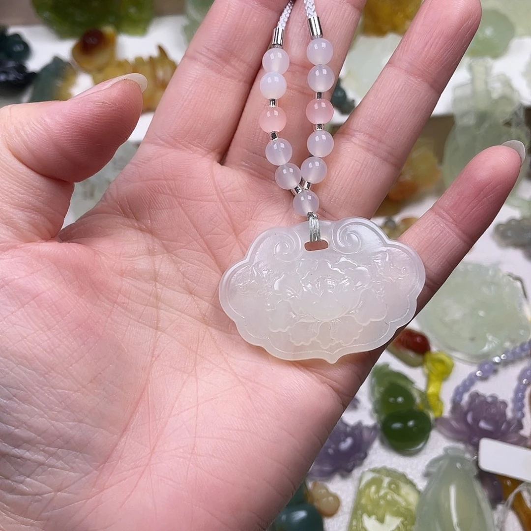 蛇纹石玉未镶嵌颈饰