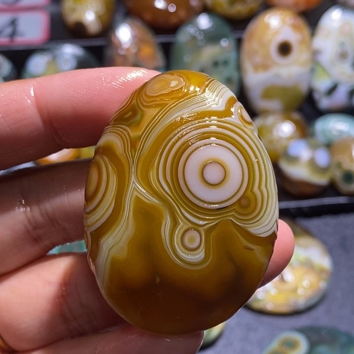 玛瑙/玉髓未镶嵌珠宝半成品138