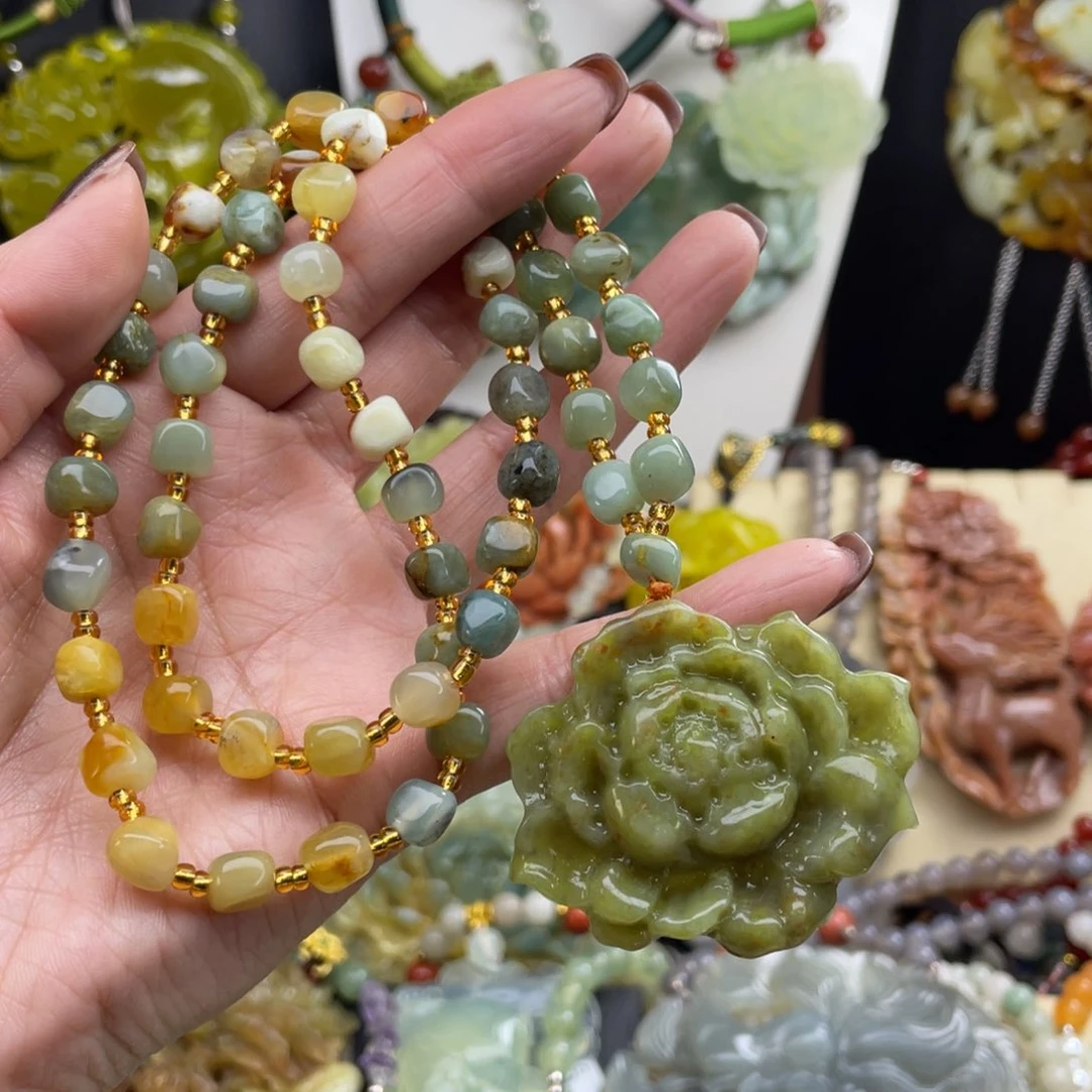 未镶嵌蛇纹石玉颈饰