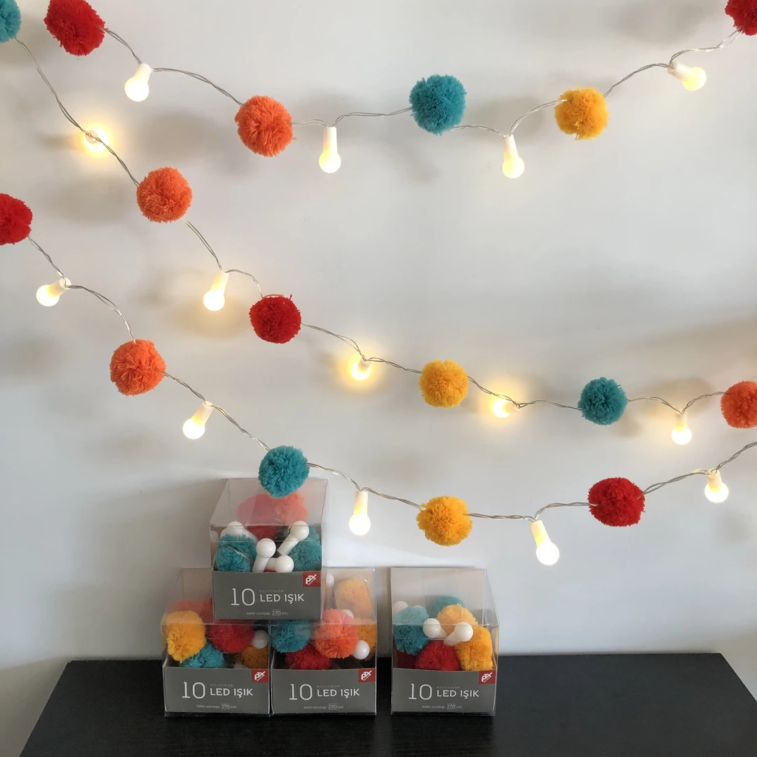 幼儿园装饰毛球串生日布置毛绒拉花背景墙挂饰道具