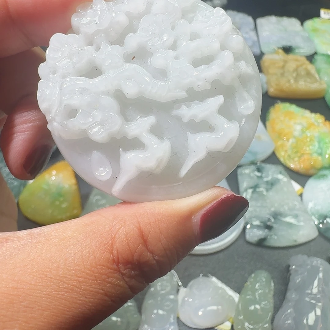 翡翠未镶嵌颈饰吊坠