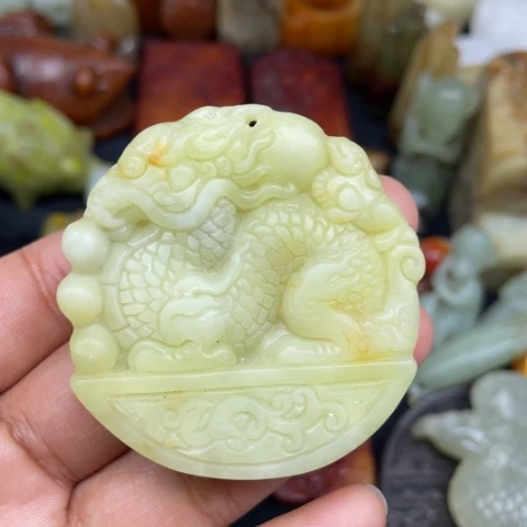 蛇纹石玉未镶嵌颈饰72