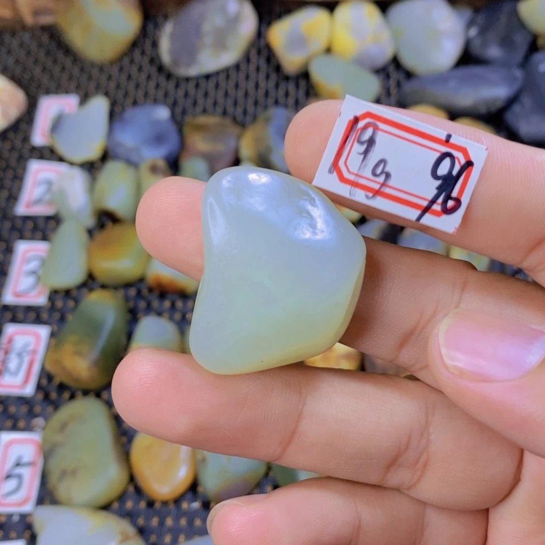 文***水颈饰未镶嵌和田玉（糖玉）