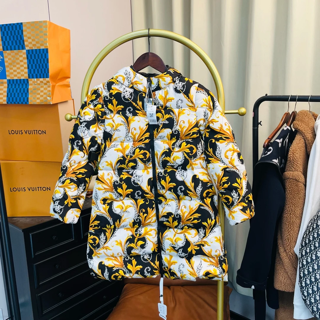 99新 VERSACE/范思哲 梅芙 经典满印羽绒服 10a