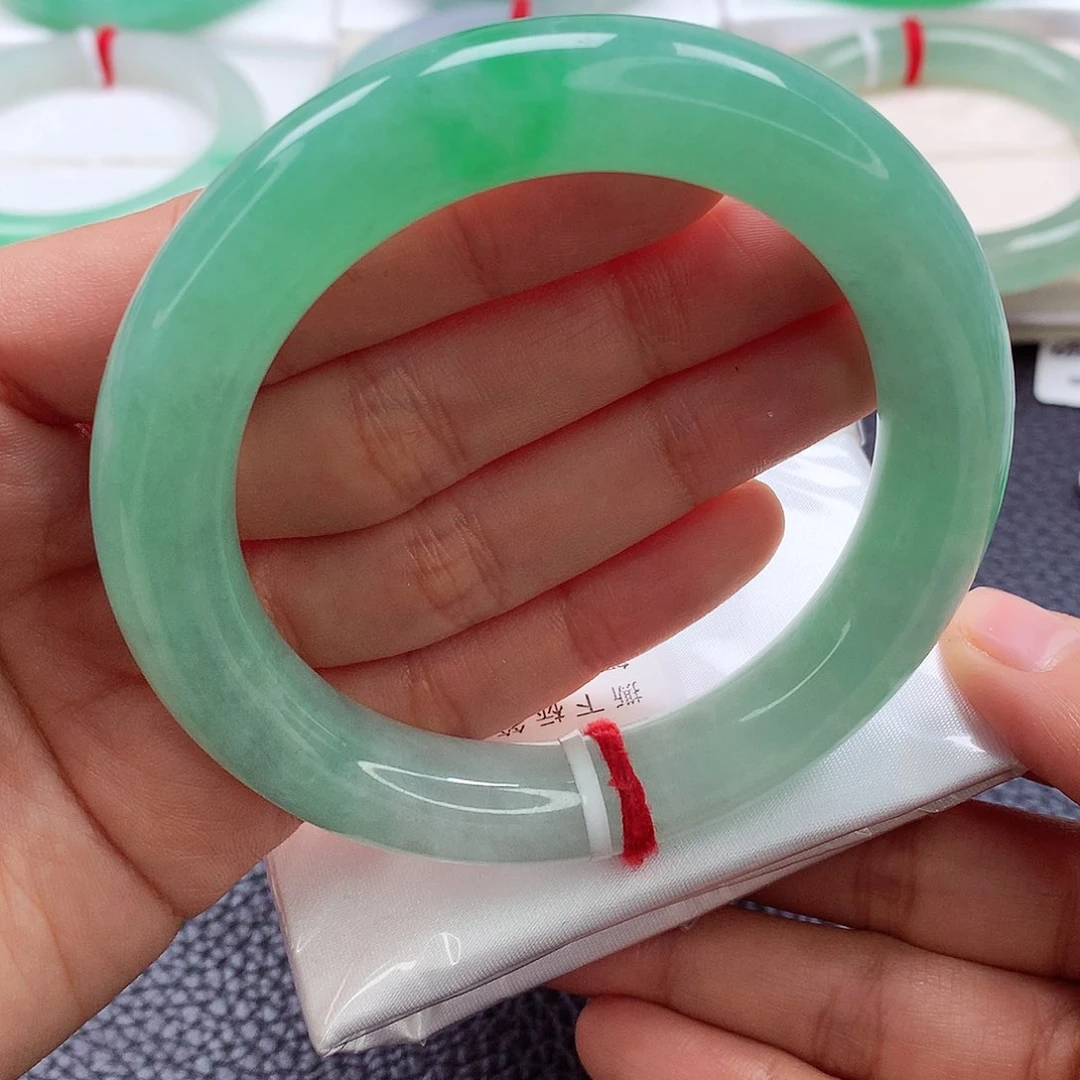 翡翠手镯未镶嵌56.5果冻绿