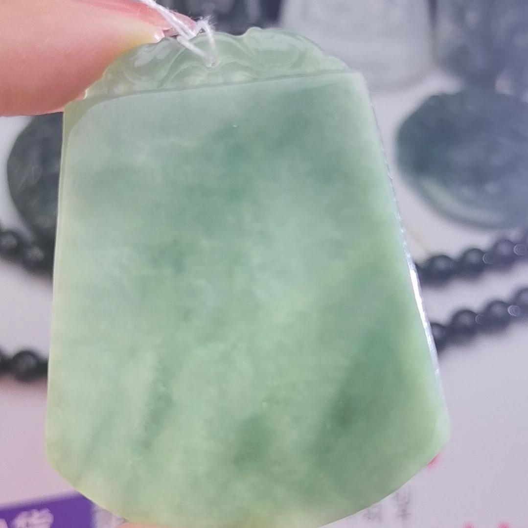 翡翠颈饰未镶嵌天然的A货翡翠多样性发货