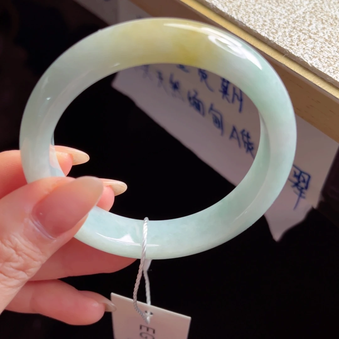 翡翠未镶嵌手镯手镯