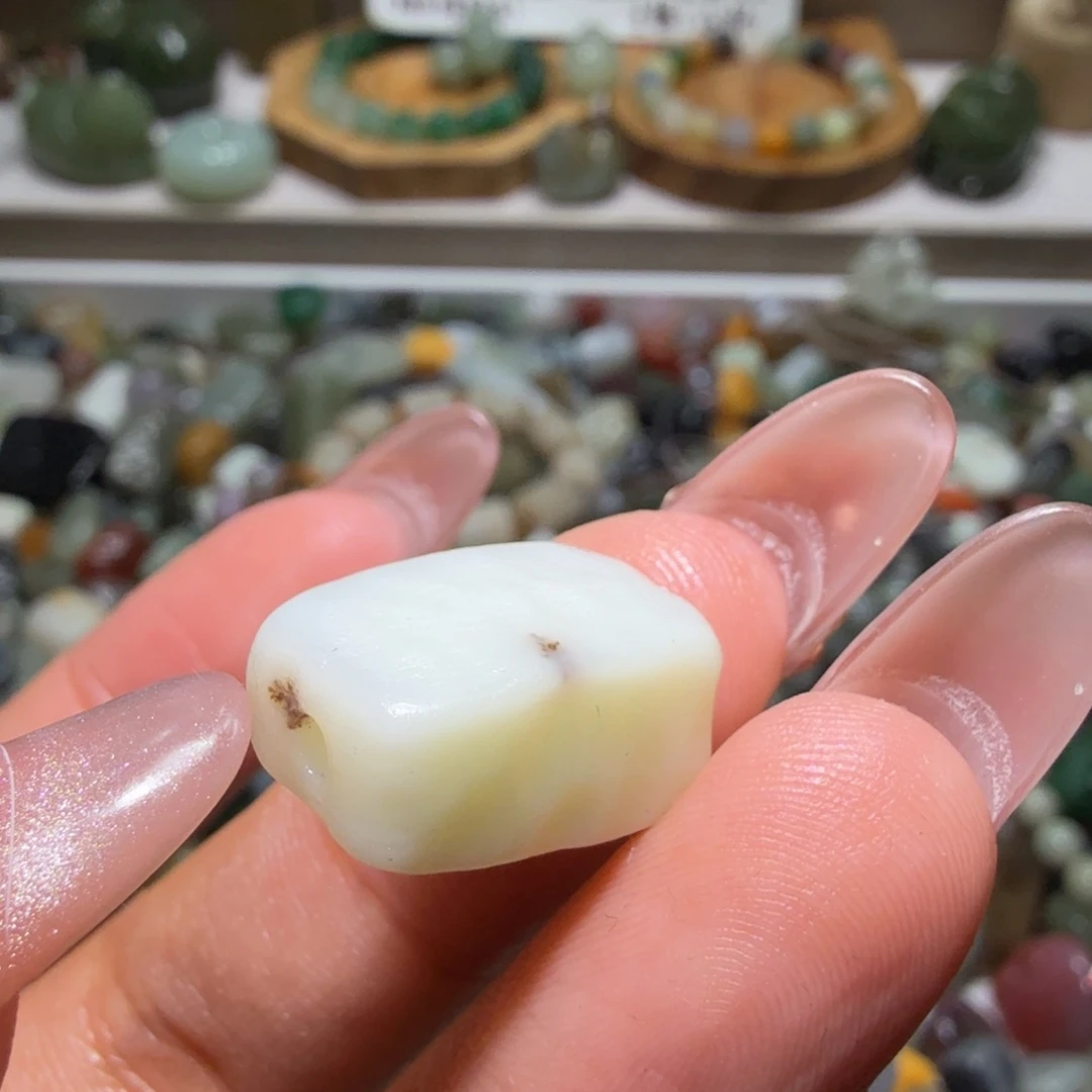 和田玉未镶嵌珠宝奇石