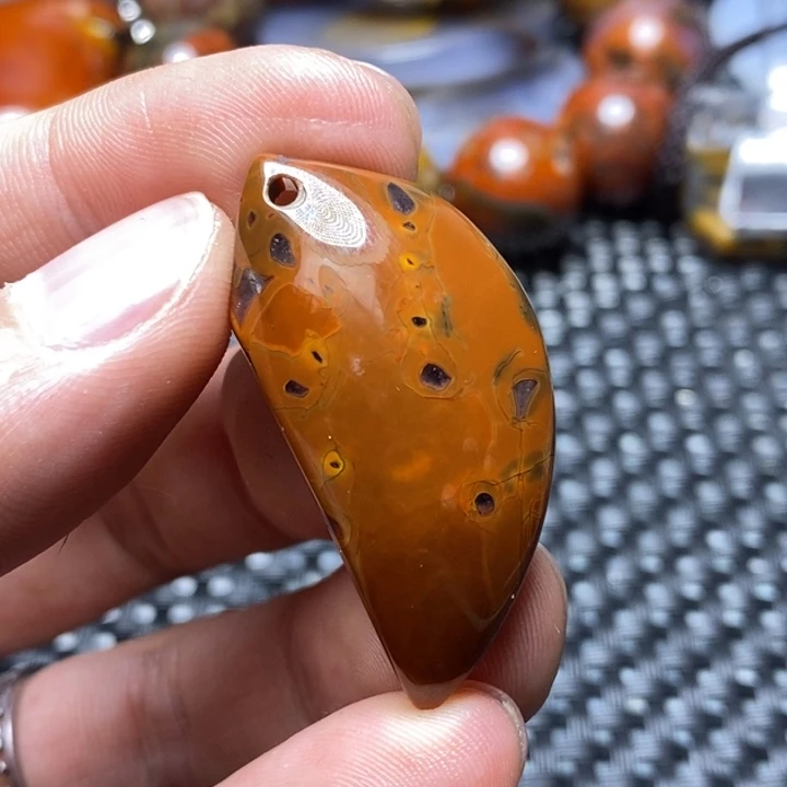 玛瑙/玉髓颈饰未镶嵌