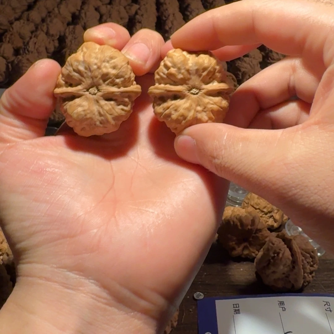 朱***力文玩核桃吊坠蛤蟆的眼睛是真的好看啊我的