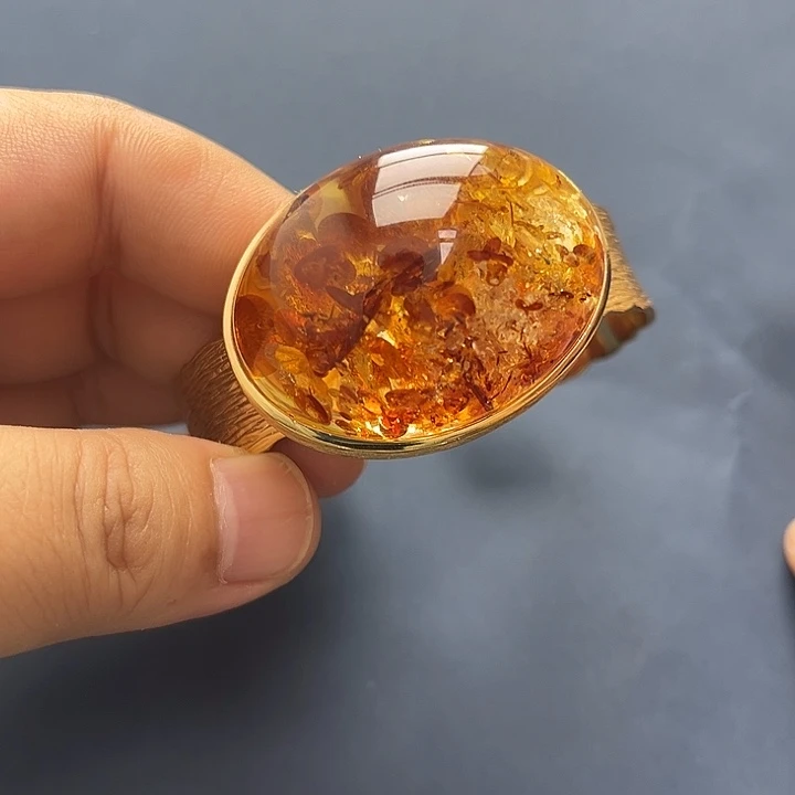 琥珀未镶嵌裸石手镯