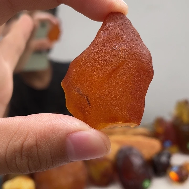 琥珀未镶嵌珠宝奇石