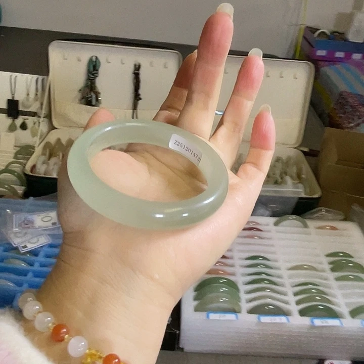 东陵石未镶嵌手镯54