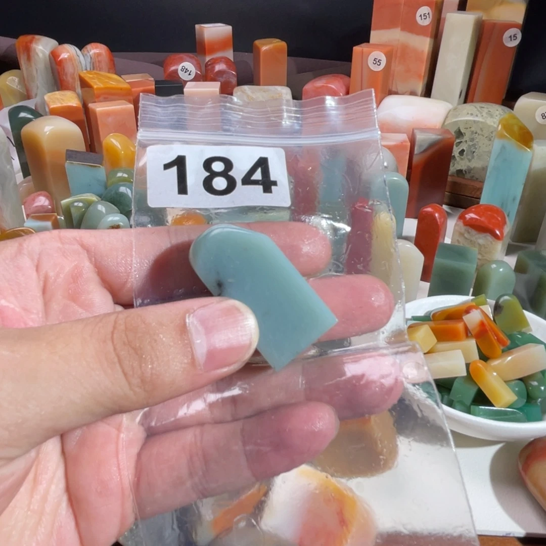 薛****老挝石巨大改变v看
