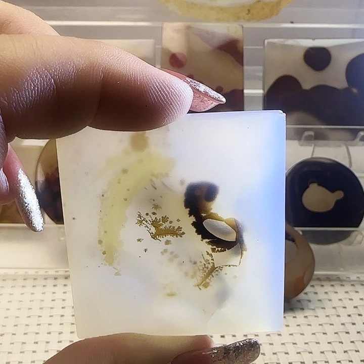 玛瑙/玉髓未镶嵌珠宝奇石