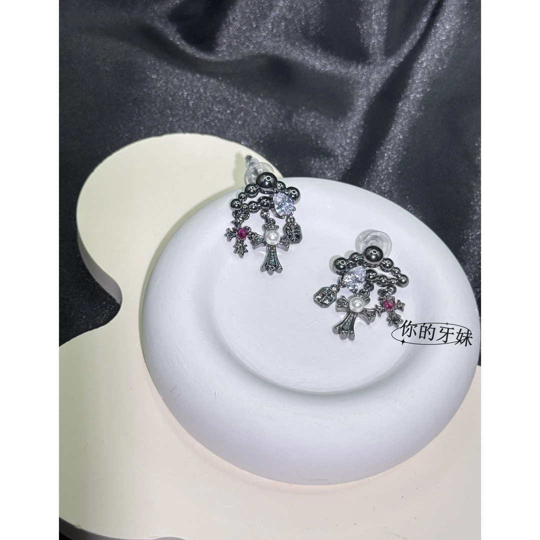 合金耳饰 黑十字白珠耳钉ED296复古时尚百搭轻奢法式