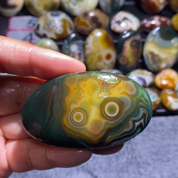 玛瑙/玉髓未镶嵌珠宝奇石86