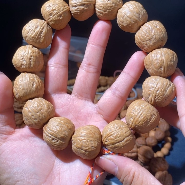 手串文玩核桃……30