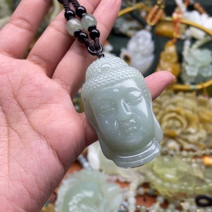 蛇纹石玉吊坠合金