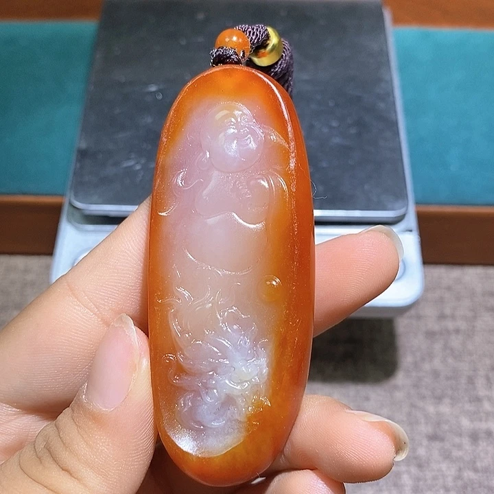 向***年颈饰未镶嵌和田玉