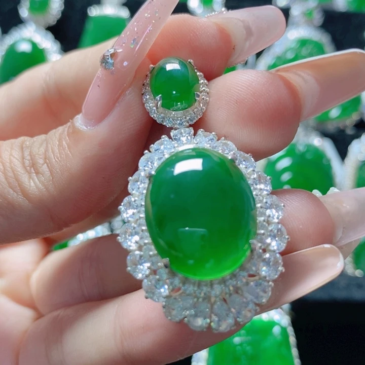 翡翠颈饰银S925镶嵌1839146。 