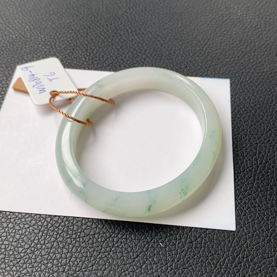 翡翠手镯未镶嵌天然翡翠手镯
