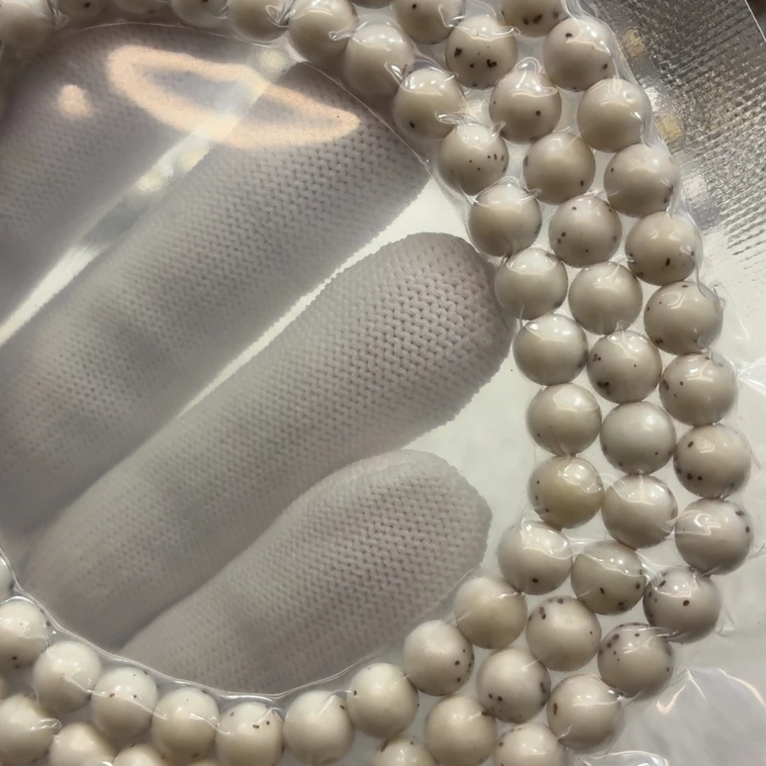 星月菩提手串瓷白7圆头条