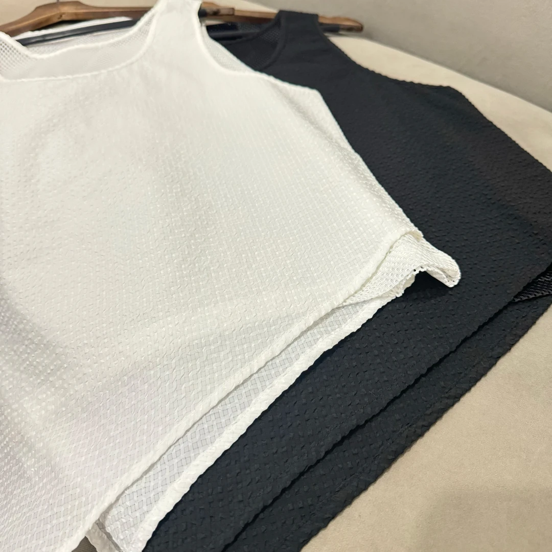 夏季时尚简约轻薄透气假两件坎肩圆领背心男士潮流不规则无袖上衣