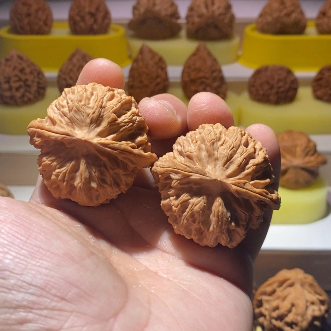 文玩核桃吊坠苹果园