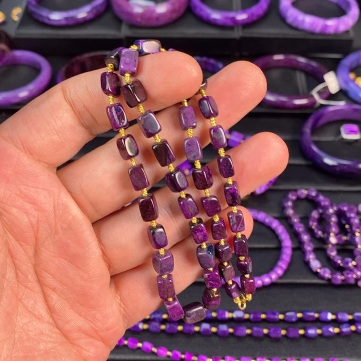 18K金镶嵌苏纪石（舒俱来）项链