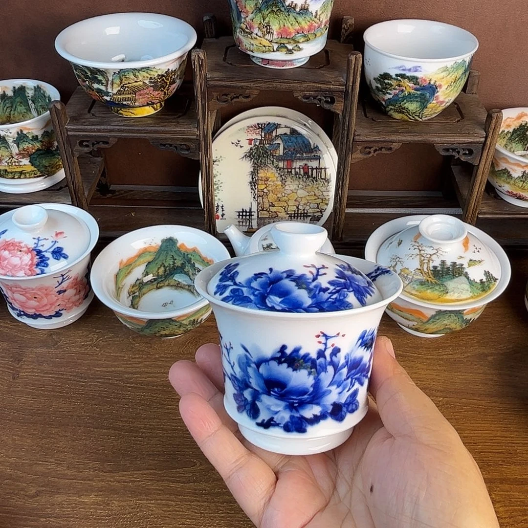 忠意堂釉下彩牡丹盖碗