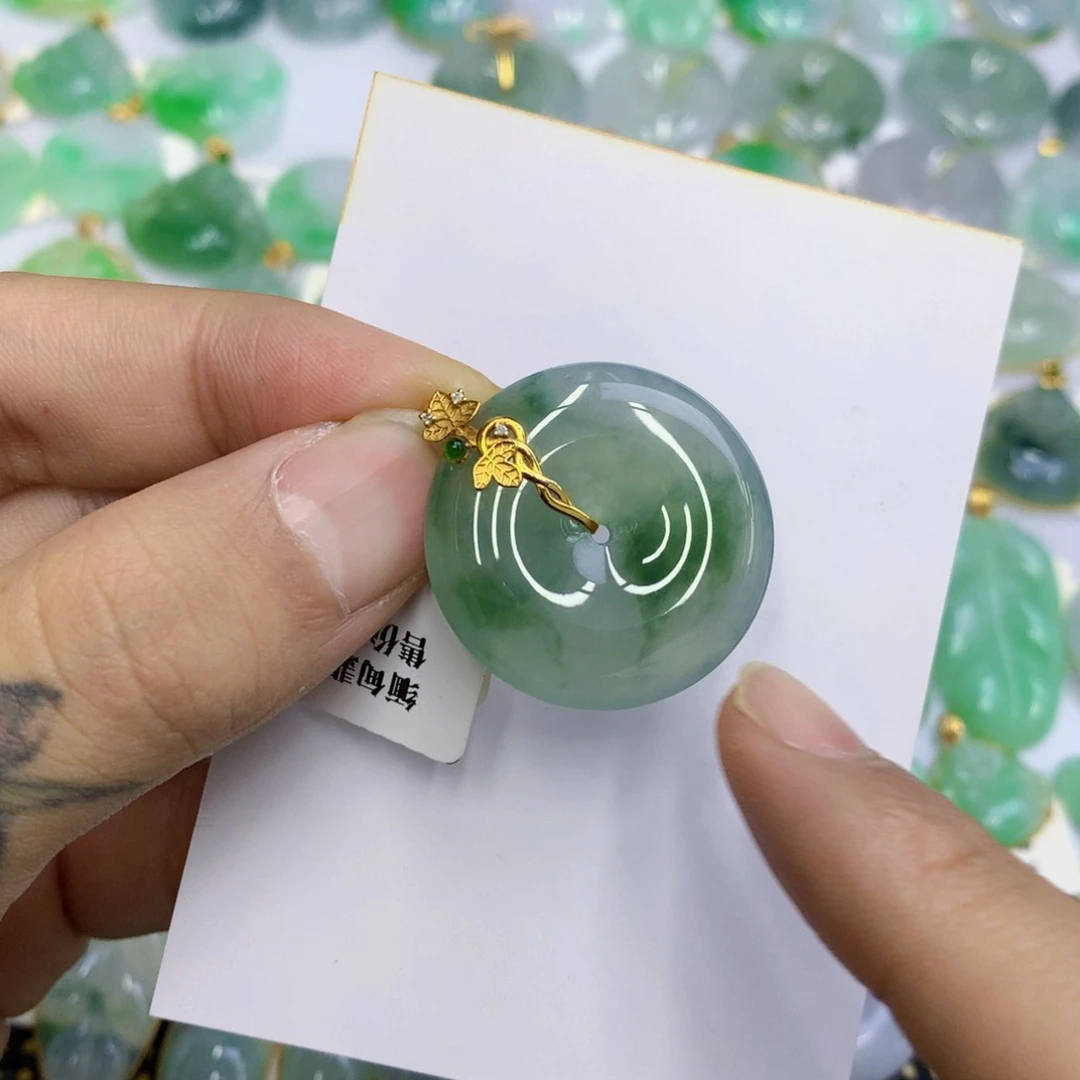 ღ***࿐翡翠18K金镶嵌颈饰翡翠