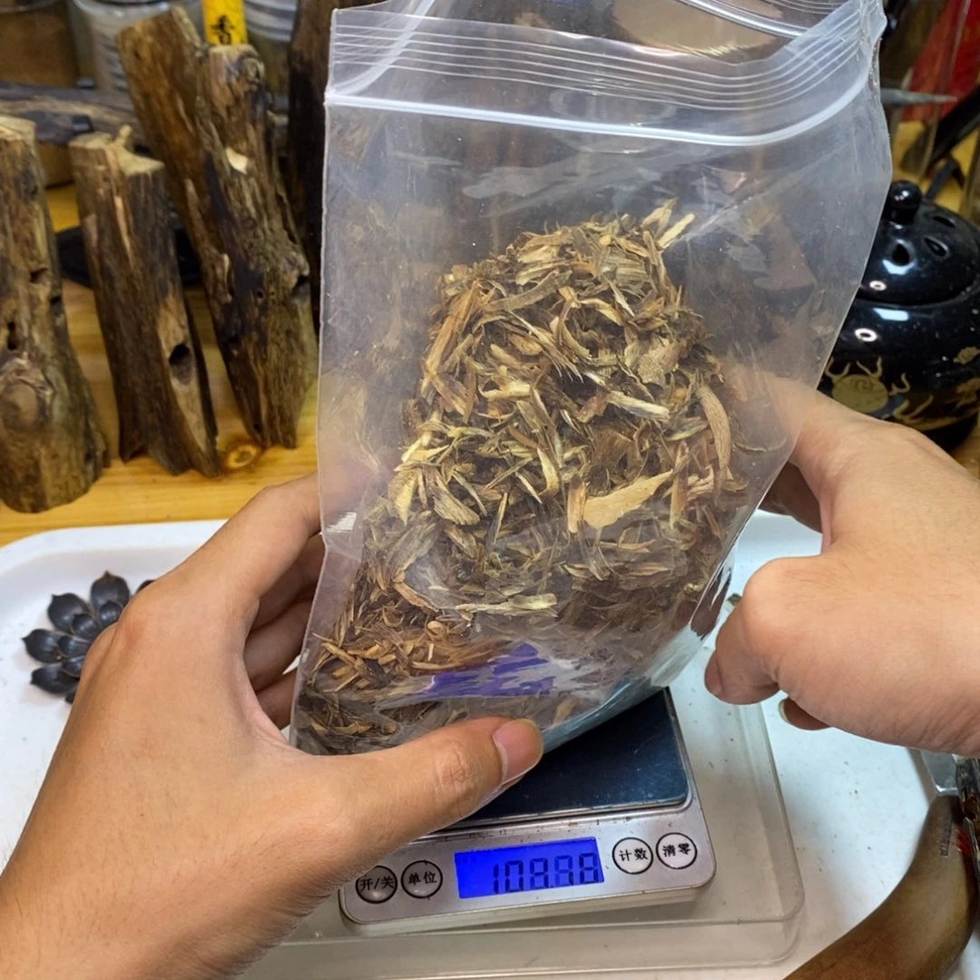 T***g沉香高油香薰香薰116克