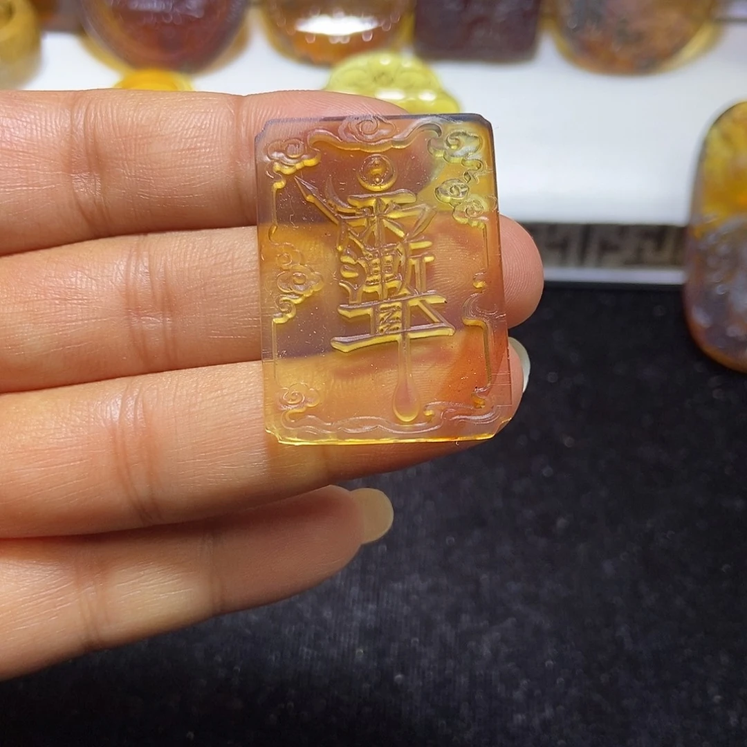 琥珀颈饰未镶嵌缅甸天然琥珀吊坠