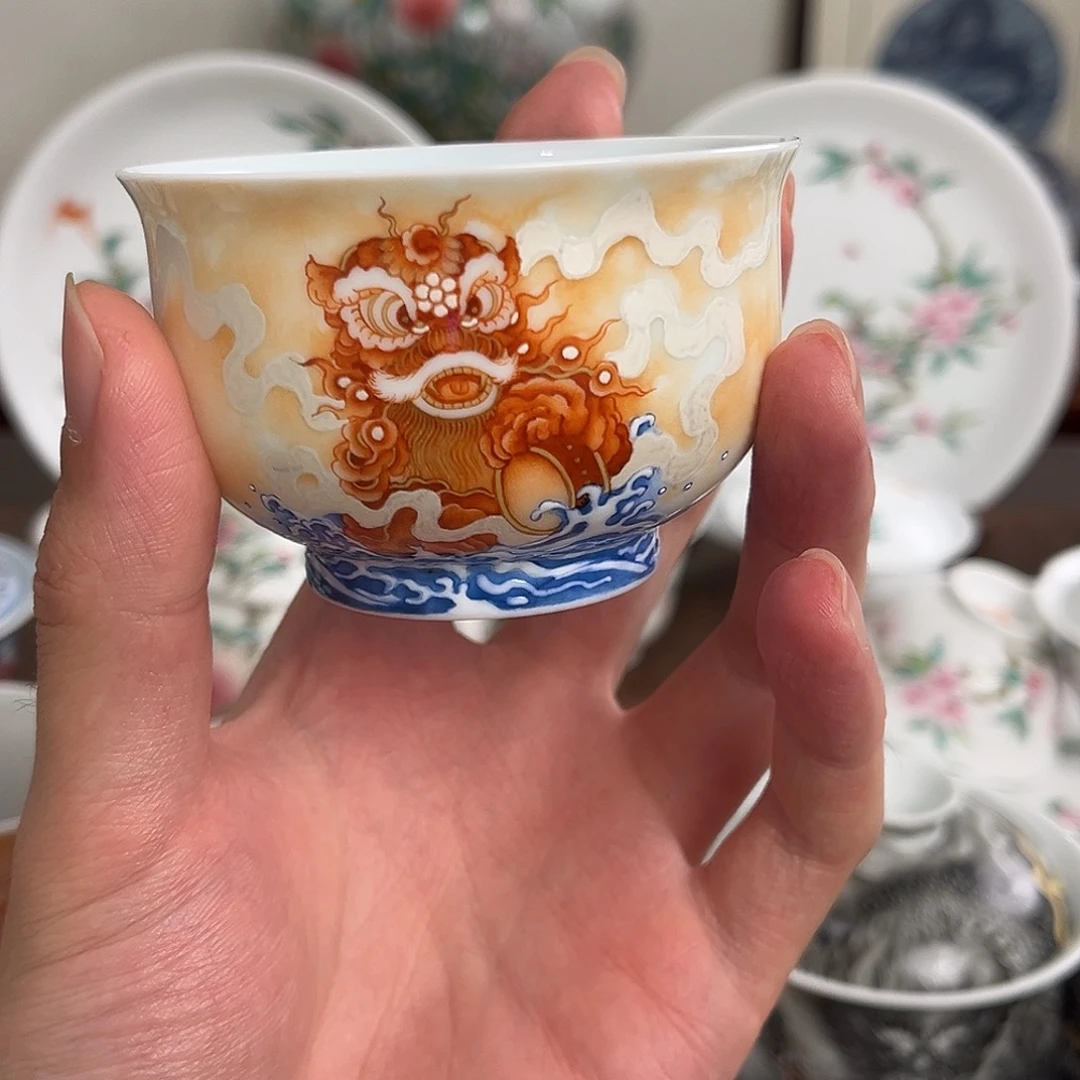 陶瓷矾红醒狮卢式杯