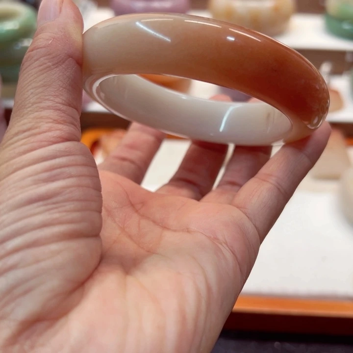 石英岩玉未镶嵌手镯